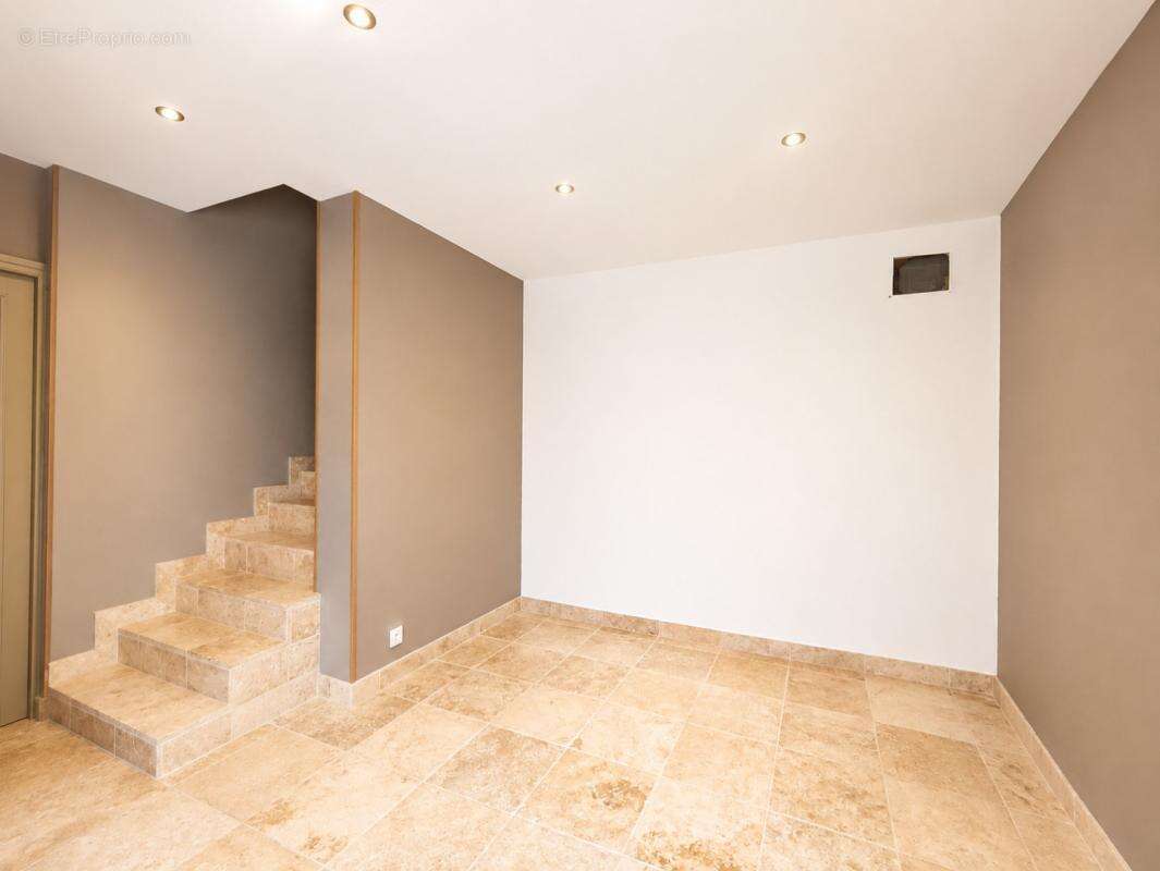 Maison 6 pièces / 180 m² / 305 000 EUR / VERZY - photo 11
