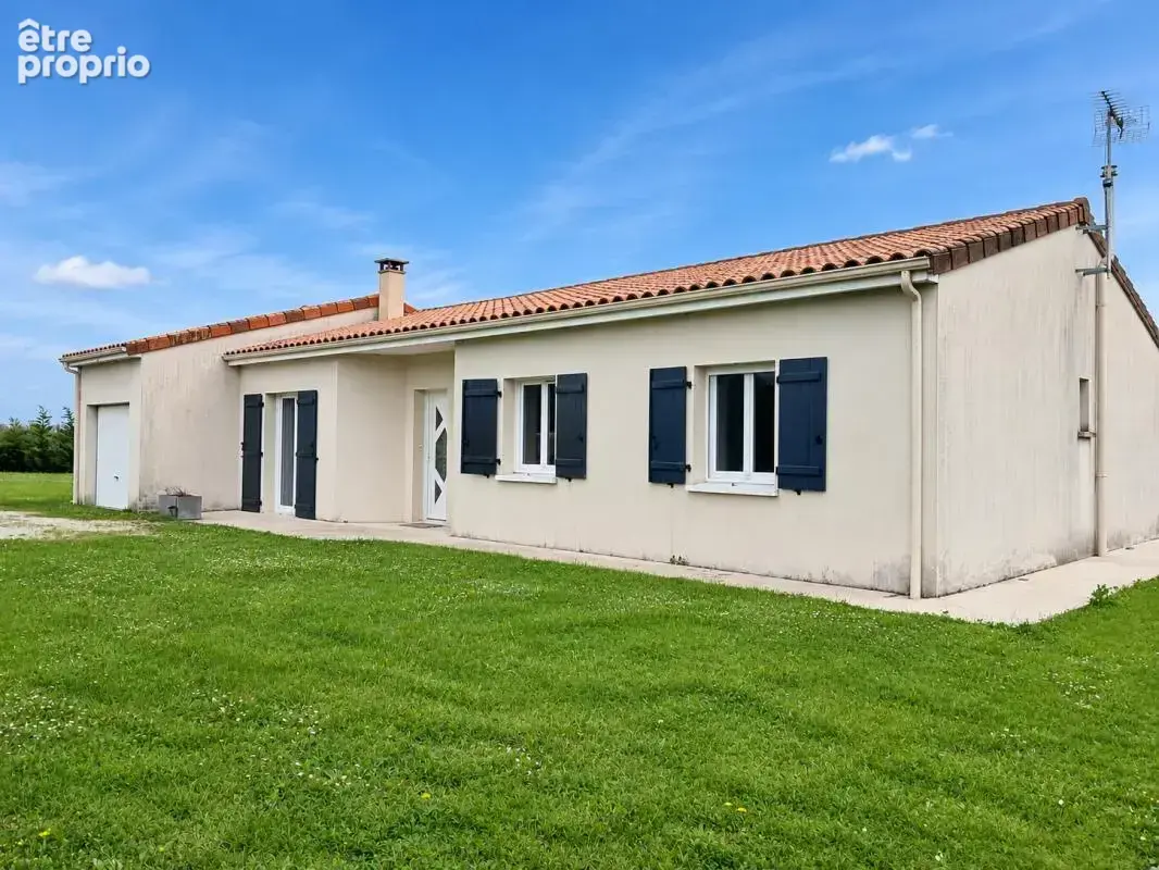 Maison à AUSSAC-VADALLE