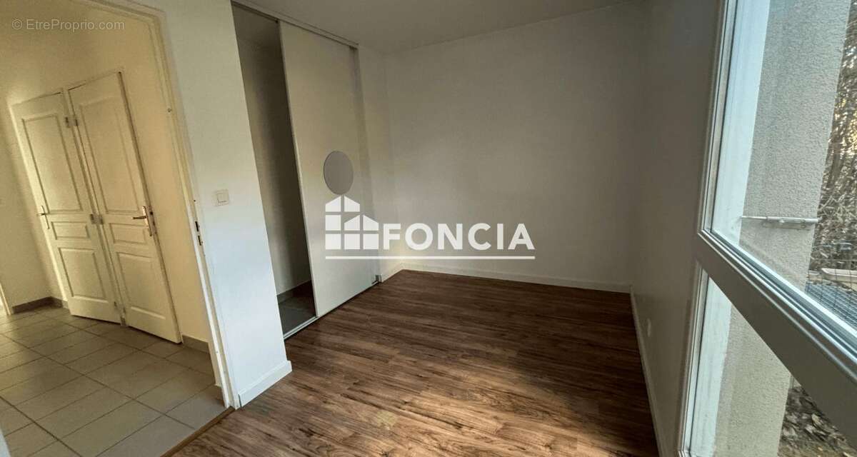 Appartement à MEYZIEU