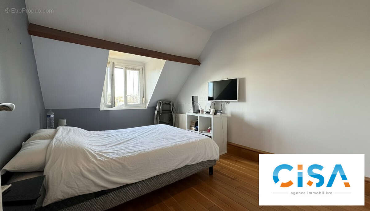 Maison à MOGNEVILLE