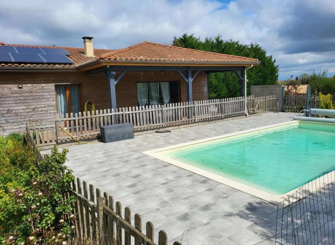 Maison à AUSSAC-VADALLE