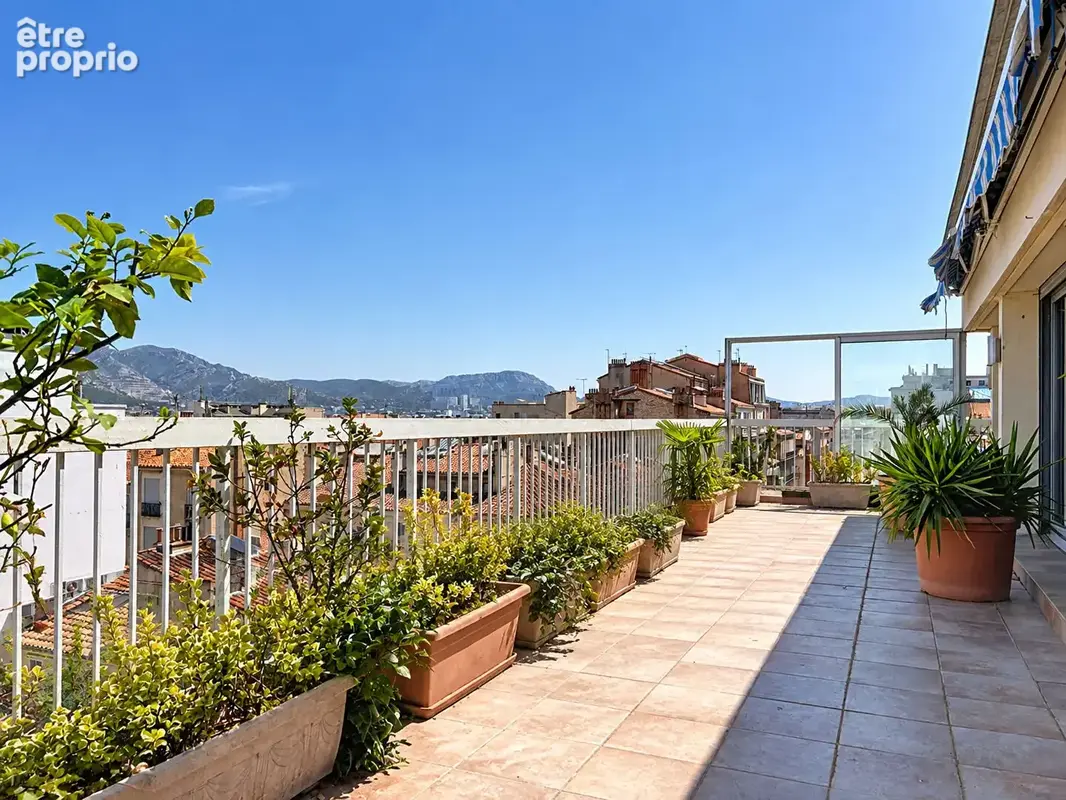 Appartement 133m2, dernier étage, grande terrasse 39m2 et vue dégagée, Marseille 6e - photo 3
