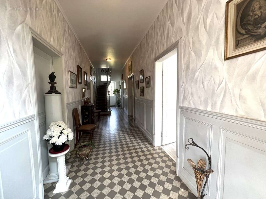 Maison à LE CHATELET