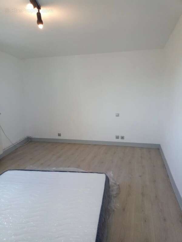 Appartement à MONTREDON-LABESSONNIE