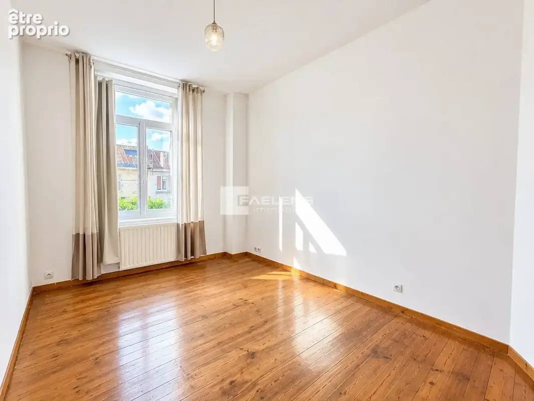 Maison 5 pièces 193 m² à vendre à Lille (59000) - photo 3