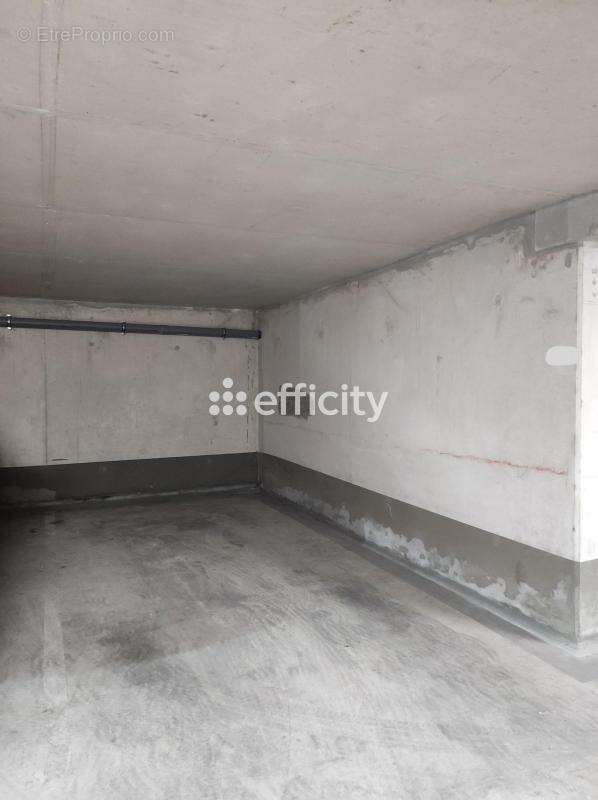 Parking à MARSEILLE-9E
