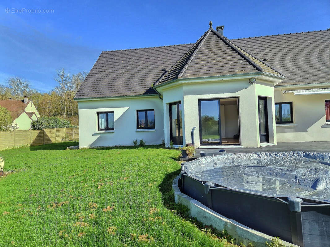 Maison à COURTEILLES
