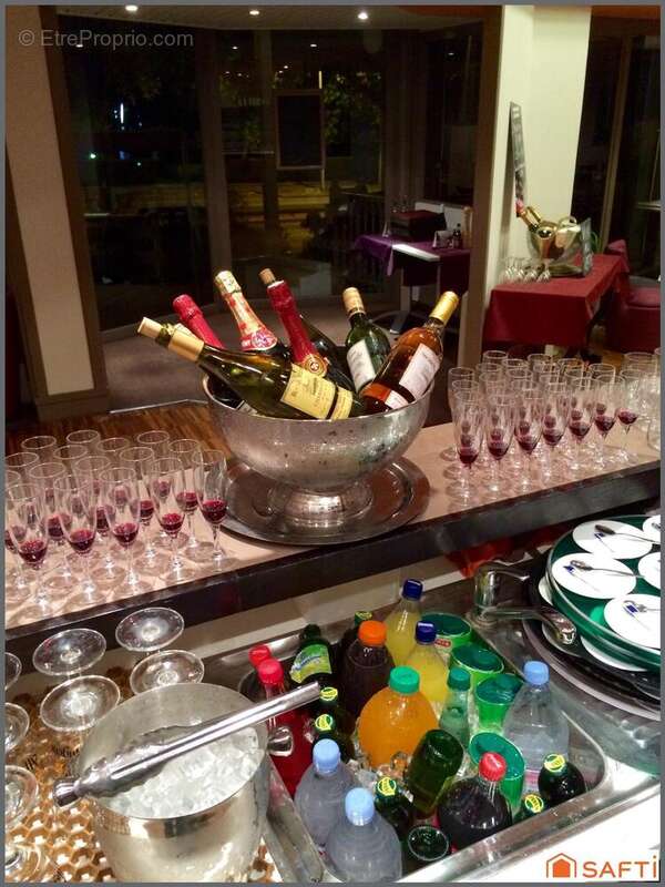 Photo 2 - Commerce à SAINT-MAUR-DES-FOSSES