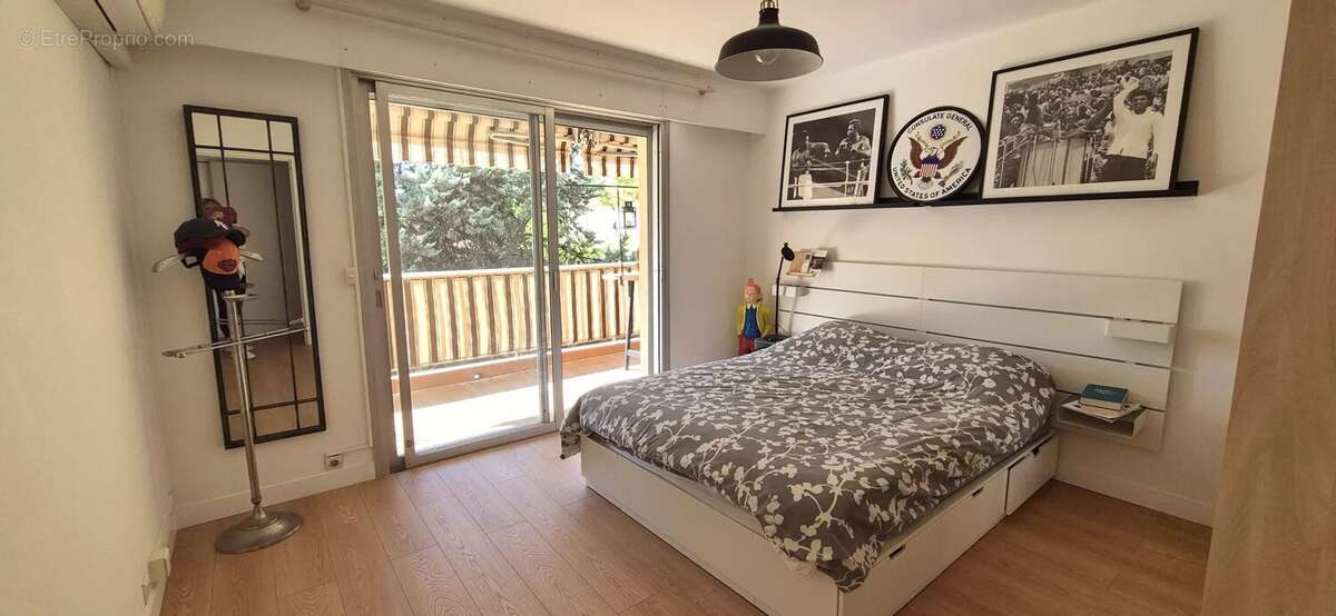 Appartement à SAINT-LAURENT-DU-VAR