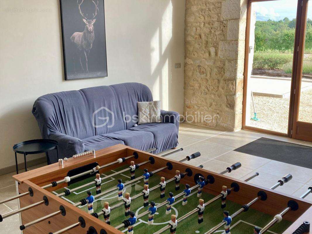 Maison à LUSSAS-ET-NONTRONNEAU