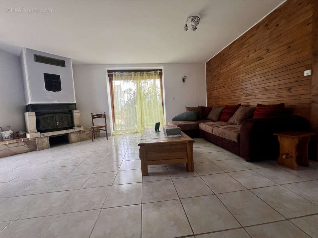 Maison à SAINTE-FLORINE