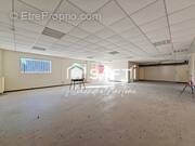 Photo 1 - Commerce à LATRESNE