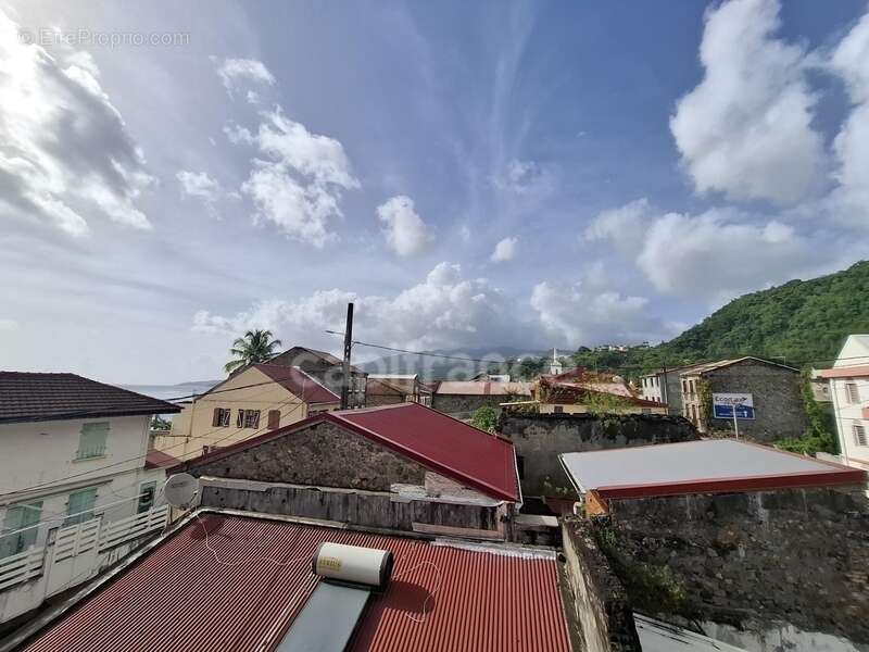 A vendre - Maison de Bourg Atypique et Rénovée – Vue Mer et Montagne – Saint-Pierre (972) - photo 19