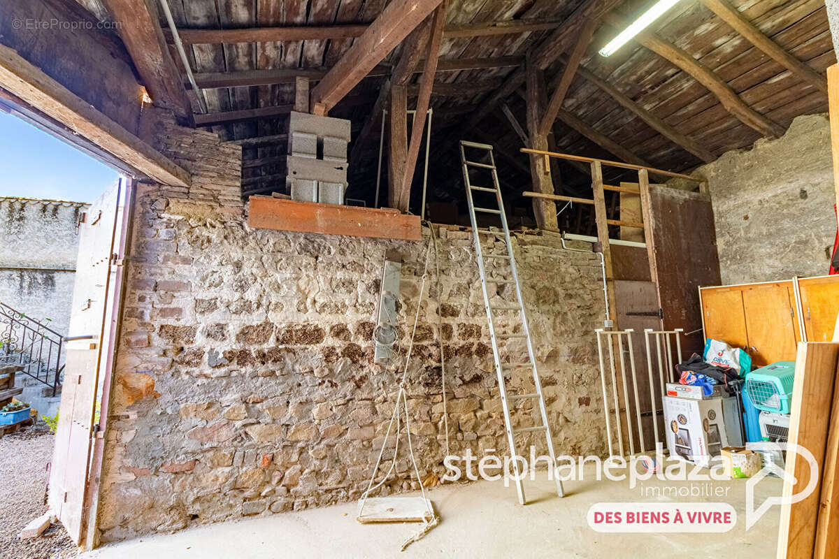 Maison Corcelles En Beaujolais 6 pièce(s) 141 m2 - photo 17