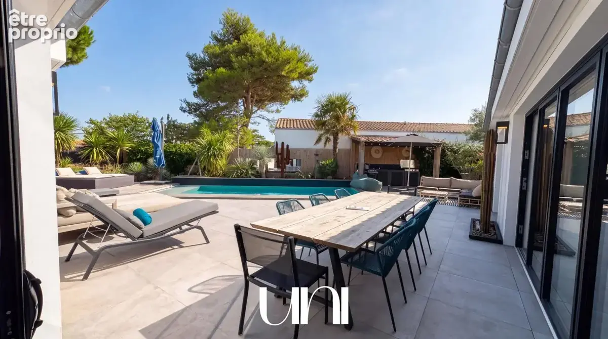 Maison 6 pièces de 277 m2 avec piscine et dépendance - Le-Bois-Plage-en-Ré - photo 9