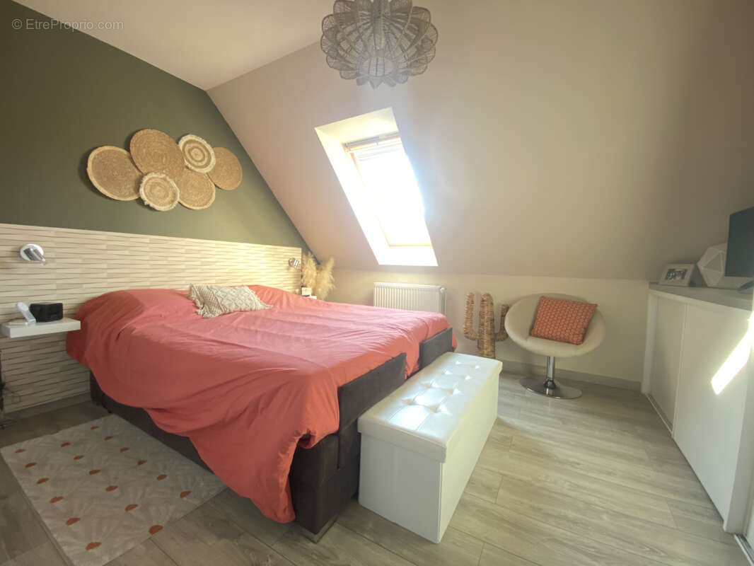 Maison à COURRIERES