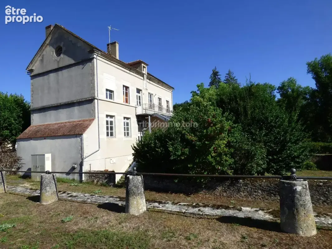 Maison à NOYERS