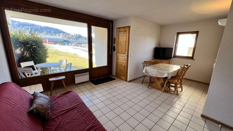 Appartement à MORILLON