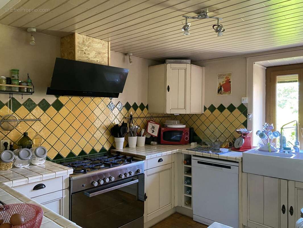 Maison 85 m² à Roziers-Saint-Georges  - photo 6