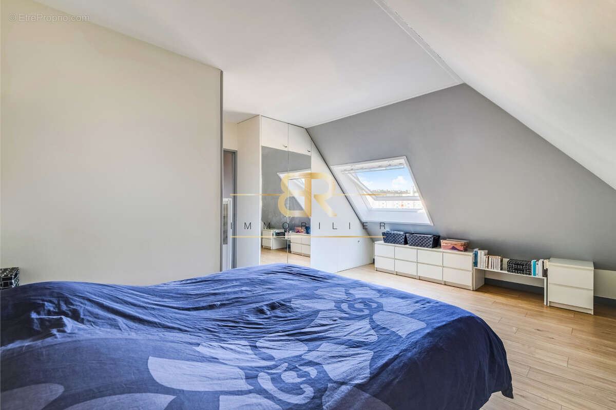 Appartement à CHARENTON-LE-PONT