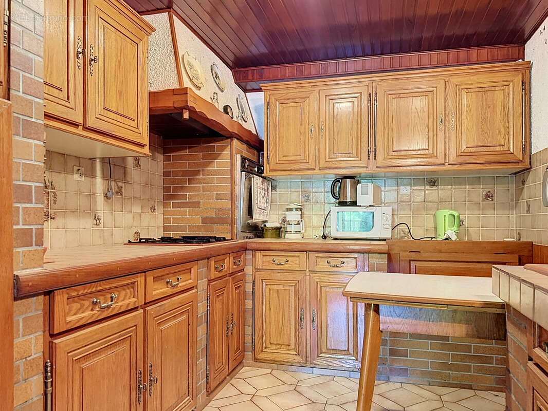 Ensemble immobilier de 76m2 habitables + 91 m2 supplémentaires de potentiel sur un terrain de 8,71 ares - photo 2