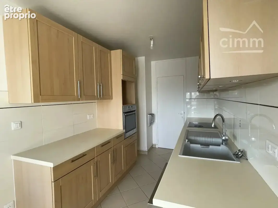 Vue panoramique pour ce T4 avec loggia dans résidence recherchée - photo 8