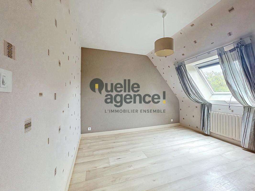 Maison familiale de 125m²  sur 1180 m² de jardin -entre bourg et plage - photo 13