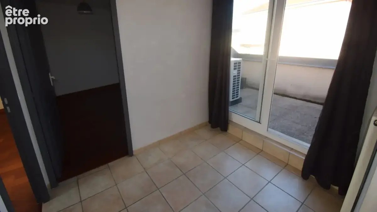 À VENDRE - QUARTIER JEANNE D'ARC - Appartement T5 111,90 m² au dernier étage - photo 16