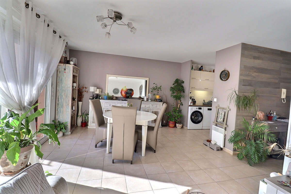 Appartement à FREJUS