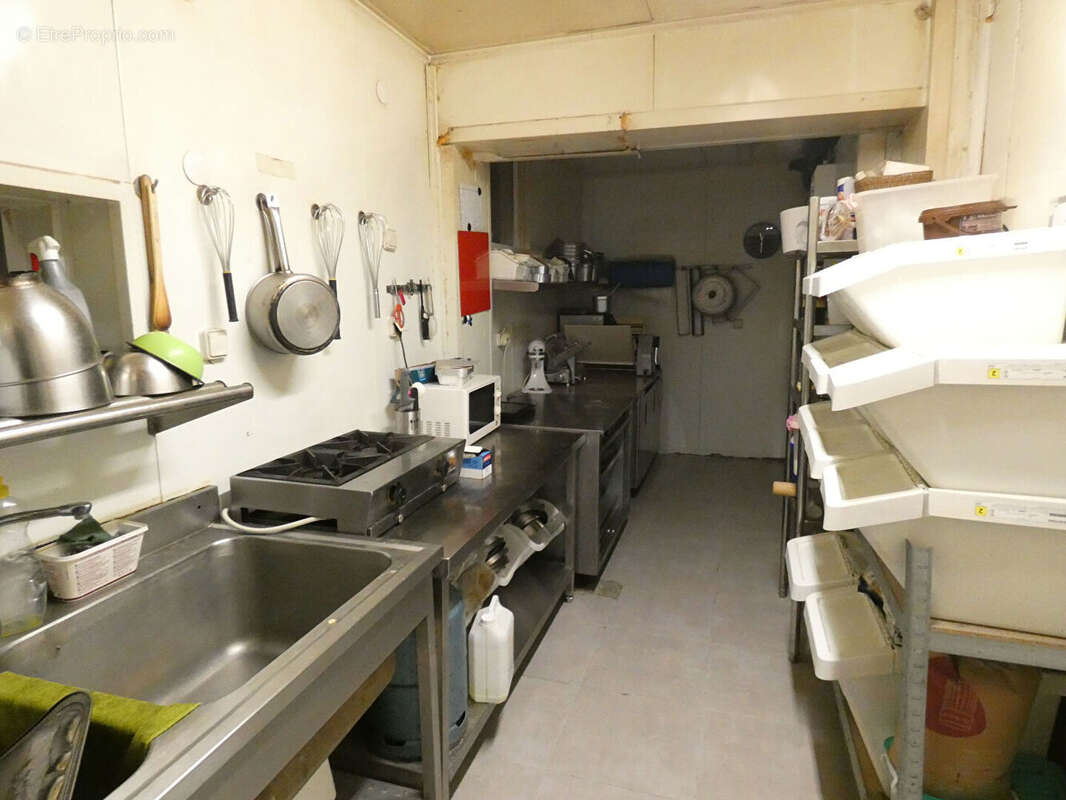 Commerce à LA CHAPELLE-SAINT-MESMIN