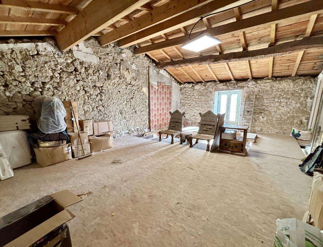 Maison à CUBZAC-LES-PONTS