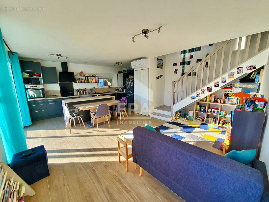 Maison à VILLENAVE-D&#039;ORNON