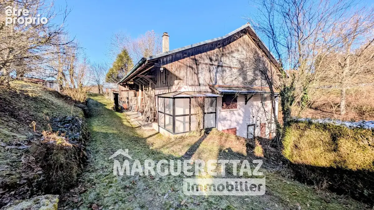 Ancienne bâtisse à rénover sur 4884m² de terrain (Zone N) - photo 3
