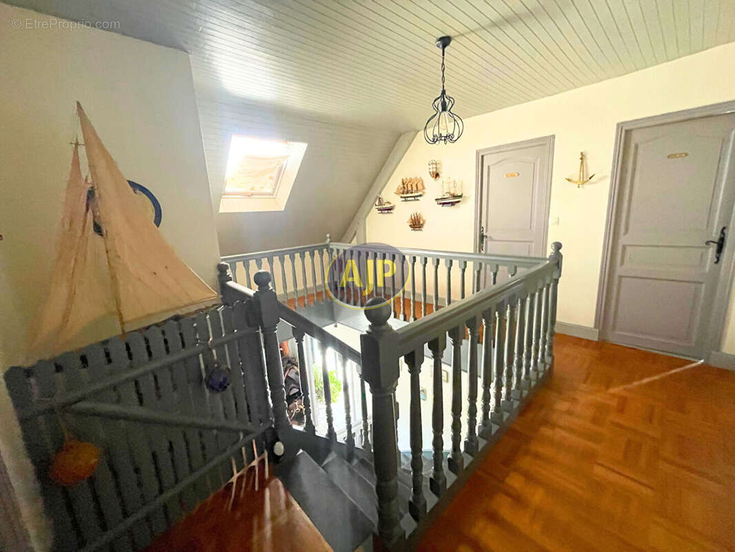 À vendre - Maison familiale à Guern (10 min de Pontivy) - photo 8