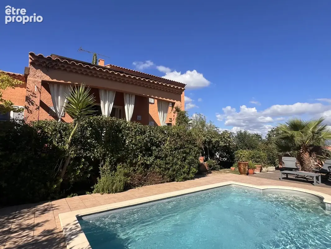 Le pradet   maison familiale de 140 m2 avec piscine, vue dégagée et garage - photo 1