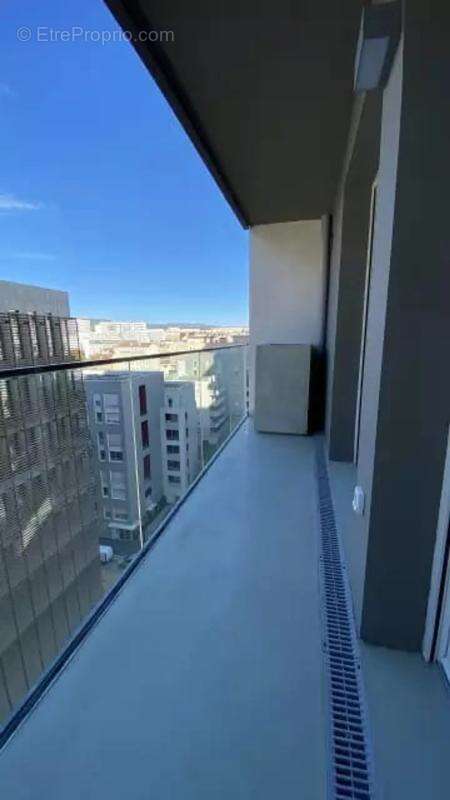 Appartement à MARSEILLE-3E