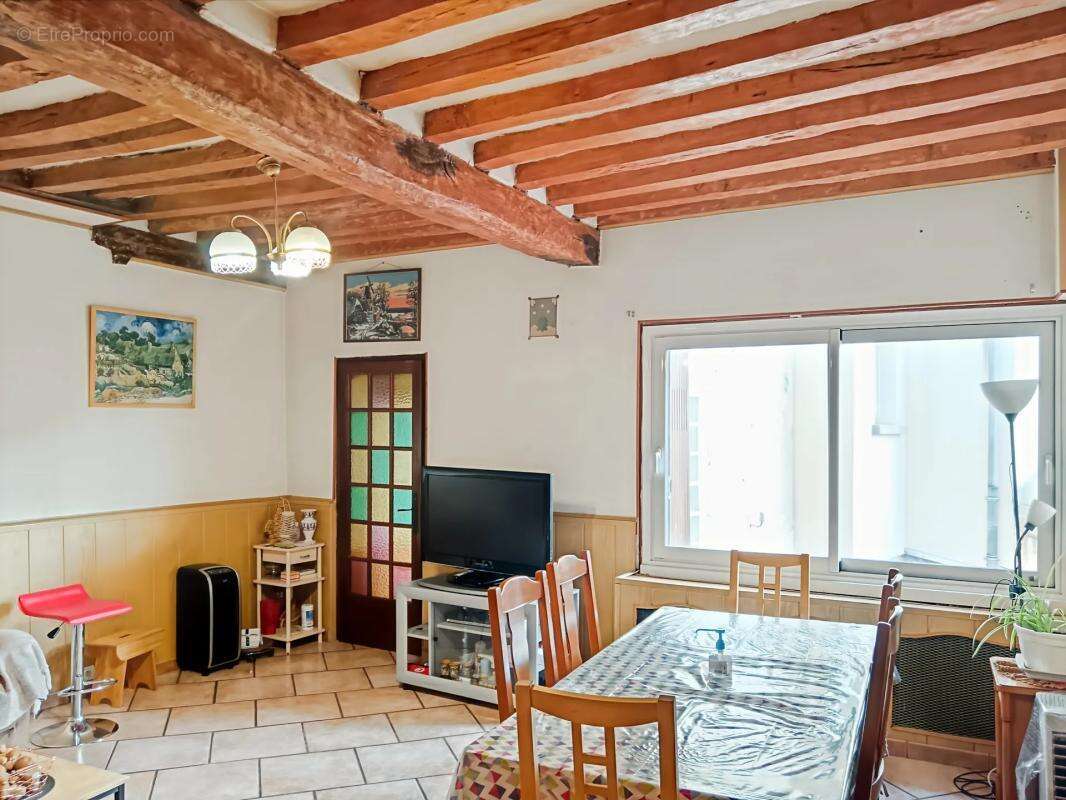 Maison à CROUTTES-SUR-MARNE