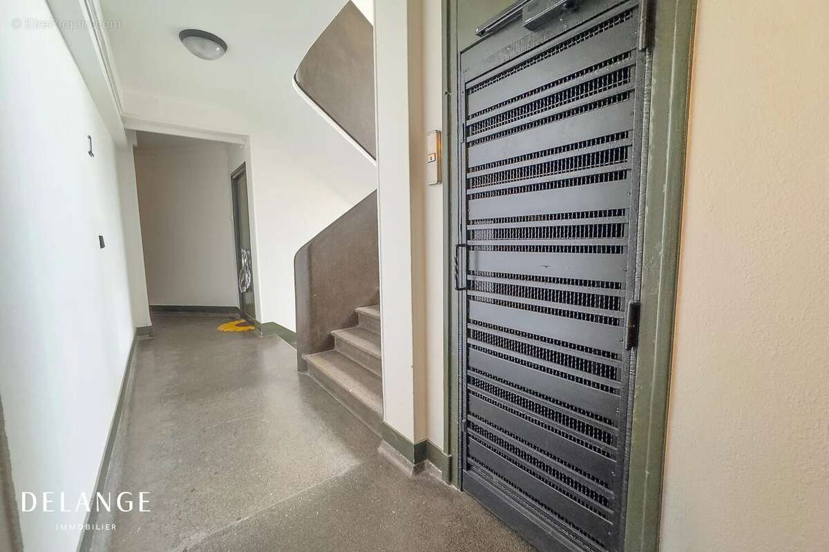 Buttes-Chaumont - Studio 20,86 m² - photo 16
