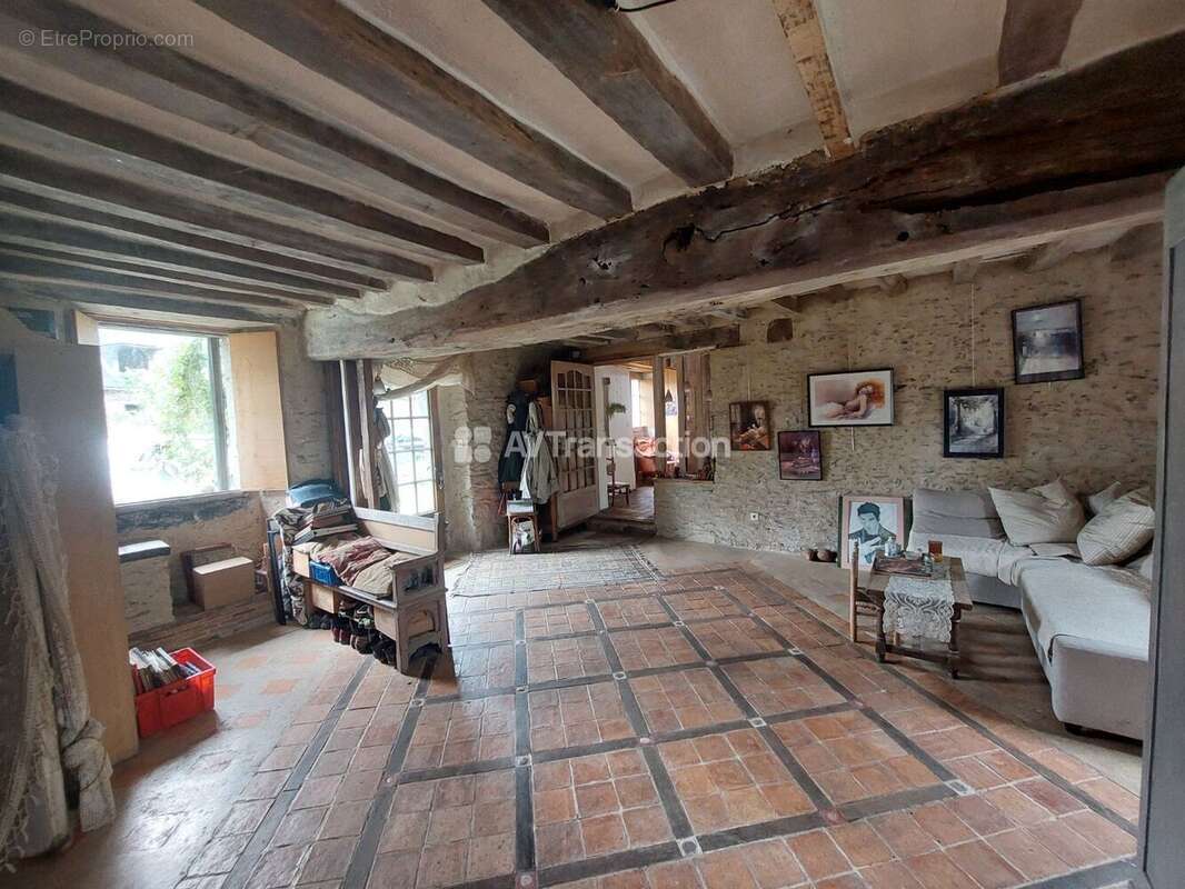 Maison à LOUVIGNE