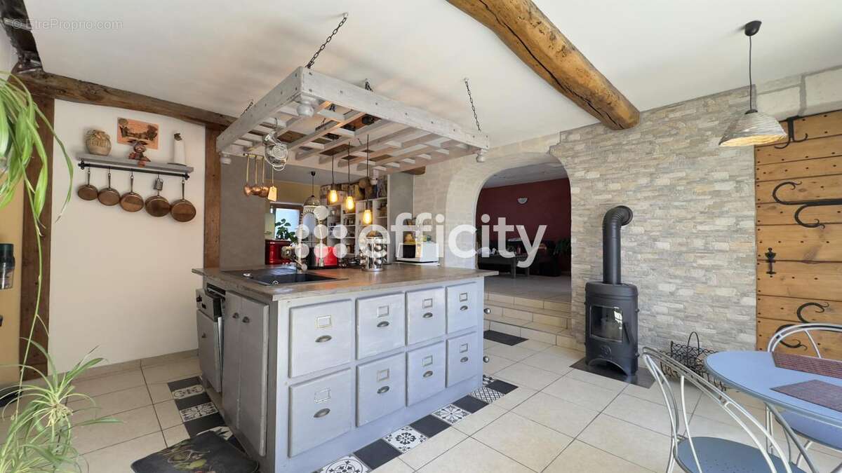 Maison à SAINT-ETIENNE-DE-SAINT-GEOIRS