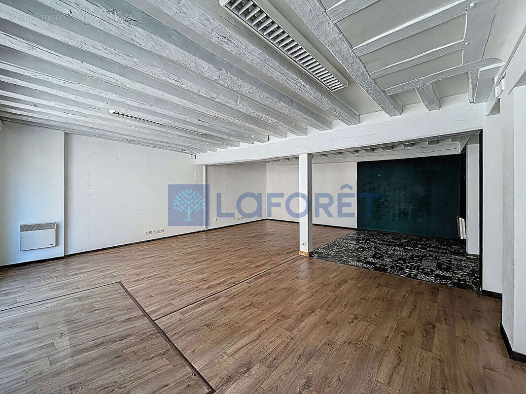 Commerce à VERNEUIL-SUR-AVRE