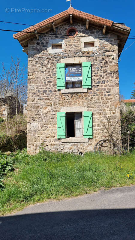 Maison à LE LAC-D&#039;ISSARLES