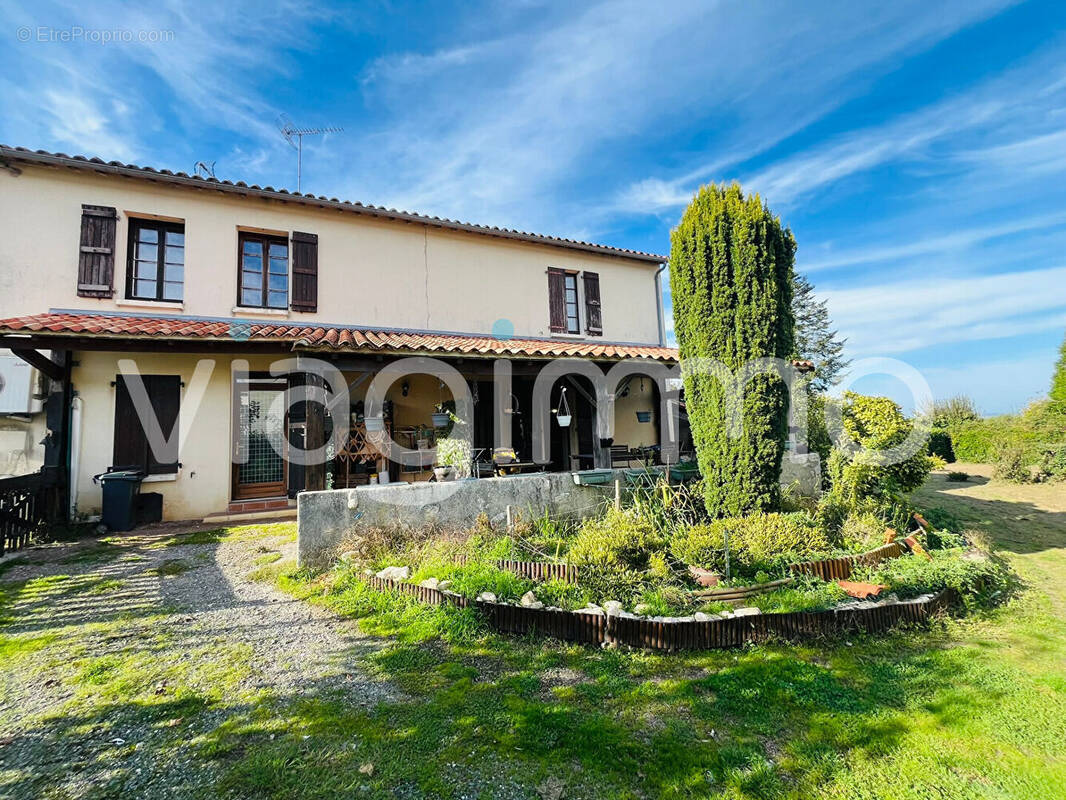 Maison à LA CAILLERE-SAINT-HILAIRE