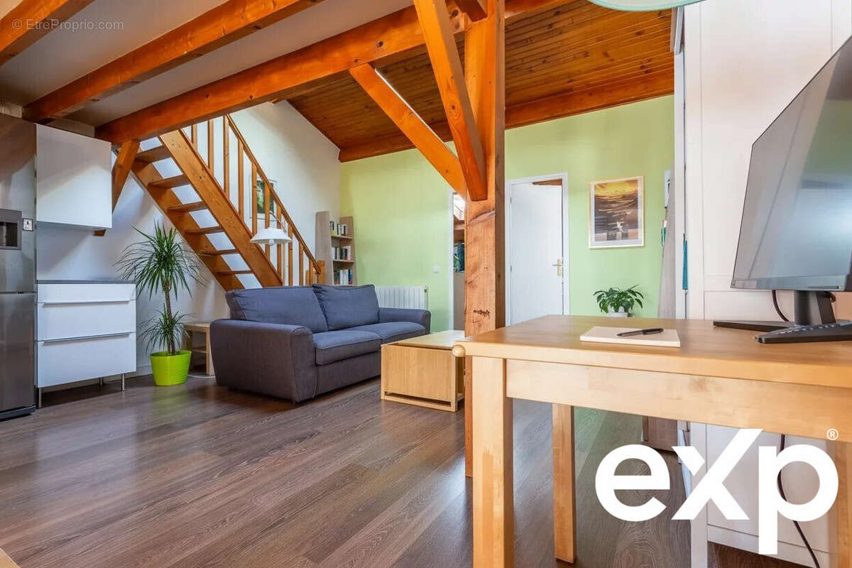 Appartement à SAINTE-GENEVIEVE-DES-BOIS