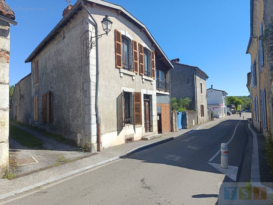 Maison à SAINT-LAURENT-DE-NESTE