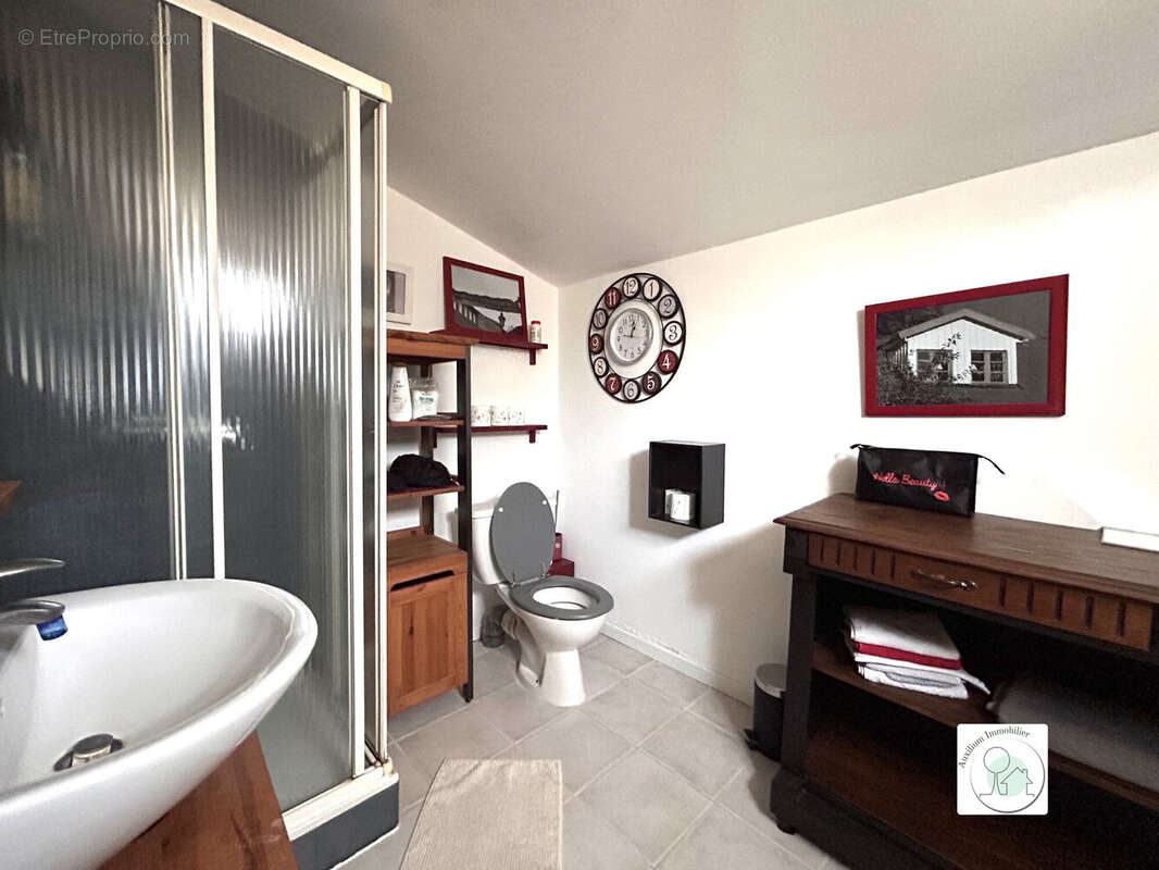 Maison 155 m² à Saint-Ciers-De-Canesse  - photo 9