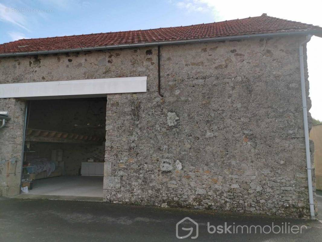 Maison à LA CHAPELLE-ROUSSELIN