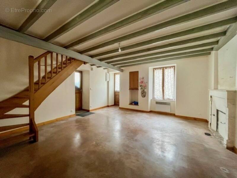 Maison à ASSAIS-LES-JUMEAUX