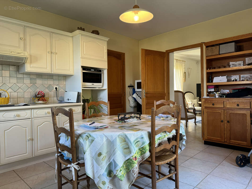 Maison à BARBEZIEUX-SAINT-HILAIRE