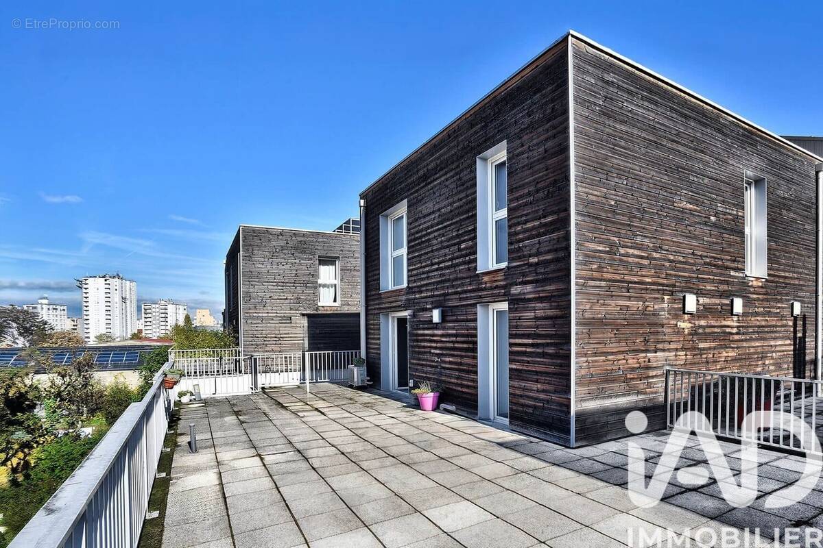 Photo 1 - Appartement à VILLEURBANNE